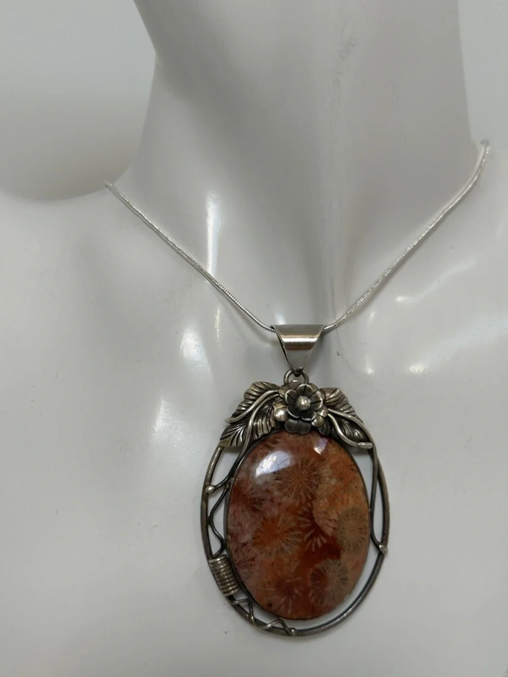 Elegant 925 Sterling silver Natural Agatized  floral Cabochon Pendant Necklace